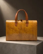 کیف وکالتی چرم طبیعی مدل آسمان رنگ خردلی — نمای ۳